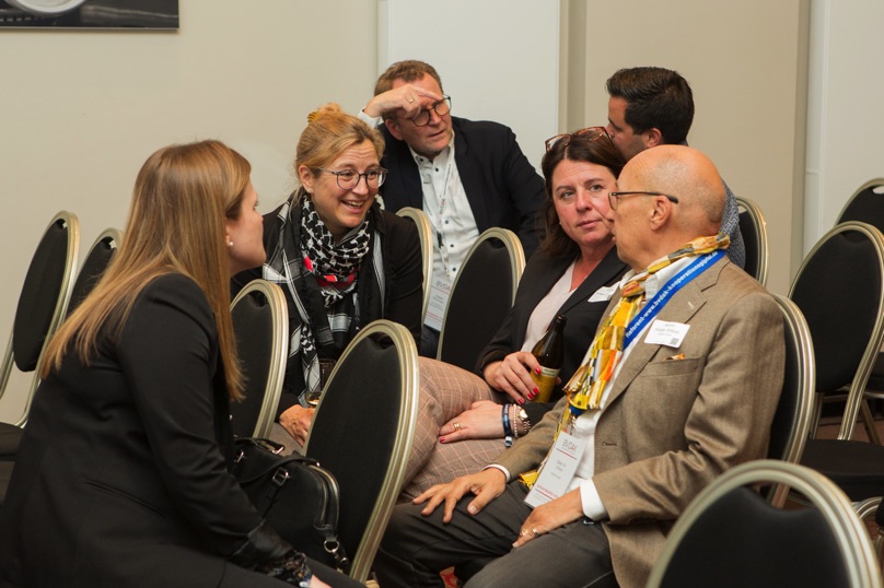 /images/slider-imgs-xs/099_Foto Loeffler_Weconact.jpg